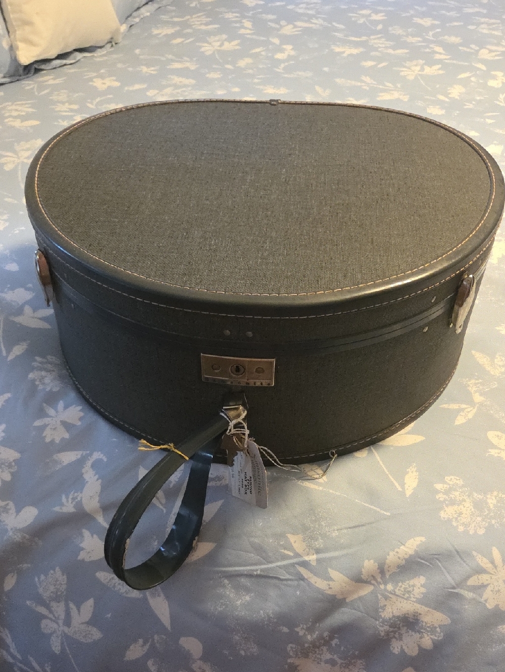 Vintage Oval Hat Box in Grayish Blue